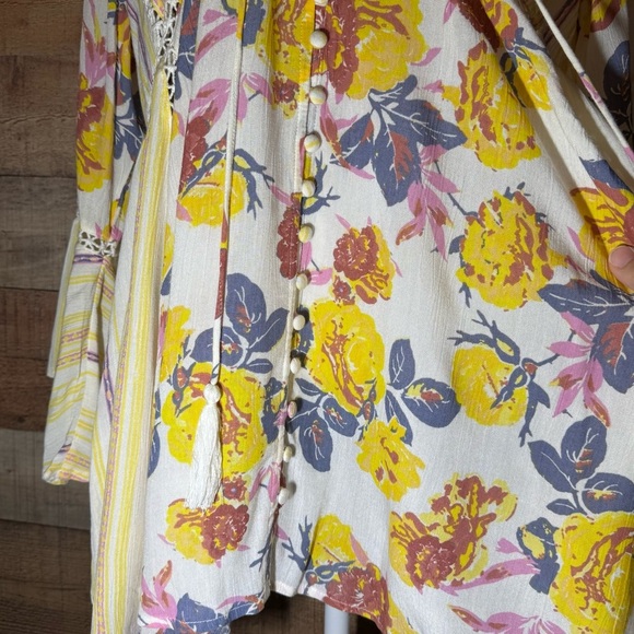 Free People Lovestoned Floral Tunic size Small Crochet Button Down Tassels *read - Picture 9 of 13